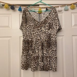 Leopard top v-neck